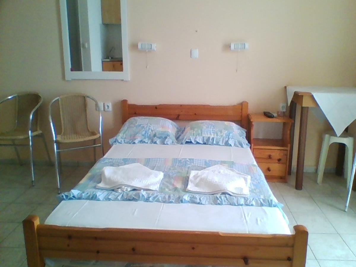 Aparthotel Apollon Tsoútsouros Esterno foto