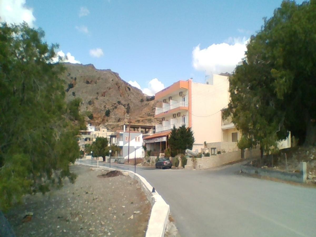 Aparthotel Apollon Tsoútsouros Esterno foto